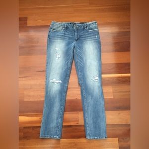 WHBM New w/tags Sz 14 slim jeans from hip to shoe jeans.